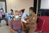 Dinkes Papua imbau warga tetap vaksin meskipun ada pelonggaran masker
