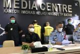 Imigrasi Batam deportasi dua WNA dari hasil patroli