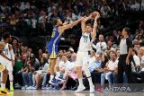 Luka Doncic hindarkan Mavericks dari ancaman sapu  bersih Warriors