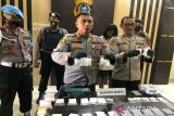 Polresta Kendari tangkap dua pengedar 1,4 kg sabu-sabu
