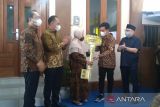 Bank Mandiri Taspen bedah rumah pensiunan ASN di Solo