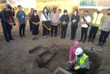 Kapolda Sulut letakan batu pertama pembangunan Mako Polres Sitaro