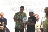 Menparekraf peroleh buku Haul Guru Sakumpul