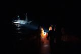 Puluhan wisatawan asing penumpang kapal diselamatkan