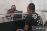 Polisi tangkap mucikari di Jambi, sementara wanita menunggu di kamar hotel