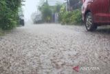 Hujan-petir berpotensi landa 12 daerah di NTT menurut BMKG