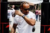 Lewis Hamilton tak akan beradu akting di film F1 yang dibintangi aktor Brad Pitt