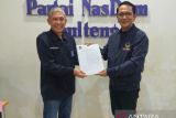 DPW NasDem Sulteng serahkan SK ke pengurus baru
