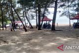 Pantai Tikus Emas di Bangka jual keindahan alam