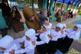 Guru paksa siswi pakai jilbab, ini penjelasan Kepsek SMPN 46