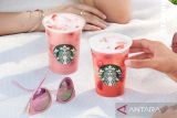 Starbucks Refreshers hadirkan dua minuman dengan kesegaran stroberi