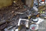 Tiga unit rumah di Jalan Kolonel H Burlian  Palembang terbakar