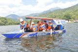 Kurangi pertumbuhan eceng gondok, Perum Jasa Tirta tebar benih ikan di Rawa Pening