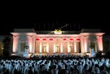 Suasana zikir dan doa kebangsaan 77 tahun Indonesia merdeka di halaman Istana Merdeka, Jakarta, Senin (1/8/2022). Zikir kebangsaan tersebut sebagai rangkaian perayaan HUT ke-77 Kemerdekaan RI. ANTARA FOTO/Hafidz Mubarak A/rwa.