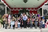 Puluhan murid Sanggar Bimbingan Kampung Baru berwisata studi ke KBRI Kuala Lumpur