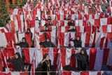 Pencucian bendera Merah Putih massal