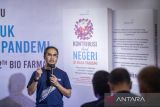 Direktur Utama Bio Farma Honesti Basyir menyampaikan pidato pembuka saat menghadiri rangkaian kegiatan HUT ke-132 Bio Farma di Bandung, Jawa Barat, Sabtu (6/8/2022). Dalam rangkaian kegiatan tersebut Bio Farma meluncurkan buku dengan judul Kontribusi untuk Negeri di Masa Pandemi. ANTARA FOTO/M Agung Rajasa/agr