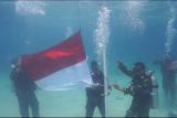 Brigif 4 Mar/BS lakukan pengibaran bendara di dasar laut Pulau Pahawang