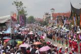 Pawai alegoris HUT RI di Bukittinggi meriah, ribuan warga turun ke jalan setelah dua tahun absen