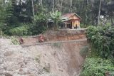 Jalan Padang Pariaman-Agam kembali dapat dilewati pasca-terputus
