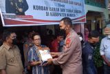 Kapolda Sulbar salurkan bantuan lima ton beras kepada korban banjir di Aralle Mamasa