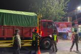 Petugas gabungan gelar KRYD Prokes COVID-19 di Pelabuhan Poto Tano