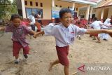 PGRI salurkan bantuan Rp66 juta  bagi guru-murid korban banjir Torue