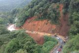 Persiapan mengemudi kendaraan melintasi  kawasan Sitinjau Lauik