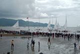 Ribuan warga Mamuju sambut perahu sandeq berlayar ke IKN Nusantara