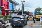 Jalan di Bukittinggi diperbaiki, Polisi minta pengguna jalan patuhi arahan petugas