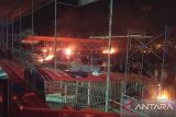 Laga PSMS-Persiraja gagal akibat lampu stadion padam, penonton mengamuk bakar stadion