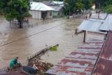 BPBD:  TNI bantu warga Banggai bangun rumah hancur akibat banjir