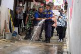 Damkar Yogyakarta lakukan uji fungsi jaringan hidran kering Kampung Notoprajan