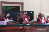 Hakim tolak gugatan Rp100 triliun terhadap enam media