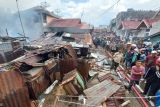 Lima petak rumah di belakang Pasar Aur Kuning Bukittinggi hangus terbakar