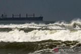 BMKG ingatkan waspadai gelombang tinggi di sejumlah perairan Indonesia