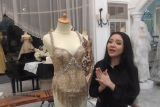 Desainer Diana Putri dari Surabaya rutin memasok busana selebriti Hollywood