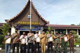Polres Solok Kota beri penghargaan ke sopir po Palala berhasil gagalkan pengiriman 4,5 kilogram paket ganja kering