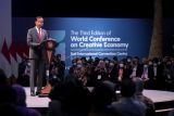 Presiden Joko Widodo menyampaikan sambutan saat menghadiri pembukaan World Conference on Creative Economy (WCCE) di Nusa Dua, Badung, Bali, Kamis (6/10/2022). Konferensi ekonomi kreatif internasional tersebut diharapkan dapat menghasilkan aksi strategis untuk ditindaklanjuti guna membangkitkan ekonomi dan memulihkan sektor ekonomi kreatif global. ANTARA FOTO/Fikri Yusuf/nym.