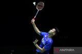 Pebulu tangkis tunggal putra Indonesia, Christian Adinata berusaha mengembalikan kok ke arah lawannya pebulu tangkis Estonia, Ragnar Sepp dalam pertandingan babak pertama atau 64 besar turnamen badminton Mansion Sport Indonesia International Challenge 2022 di Platinum Arena, Malang, Jawa Timur, Selasa (11/10/2022). Christian Adinata menang atas Ragnar Sepp dengan skor 2-0 (21-7, 21-8). ANTARA Jatim/Ari Bowo Sucipto/zk 