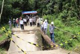 Jembatan Lahei - Malawaken yang ambruk mulai ditangani