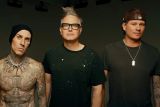 Tom DeLonge kembali gabung dengan Blink-182 untuk tur dunia 2023