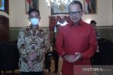 Apeksi mendukung aturan pemakaian baju adat untuk siswa