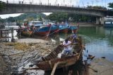 Pembersihan Bangkai Kapal Sungai Batang Arau