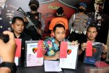 Polisi tangkap 4 orang sindikat penipuan minyak goreng asal Lampung