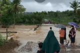 Air sungai di Desa Kabul Lombok Tengah meluap (video)