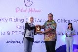 Jasa Raharja bersama PNM gelar pelatihan safety riding ke pengendara motor wanita