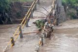 BPBD berikan bantuan kepada korban banjir tiga desa di Lombok Tengah