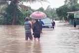 Tadi malam tanggul jebol sehingga Candipuro alami banjir