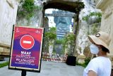 Wisatawan mengunjungi area Garuda Wisnu Kencana (GWK) Cultural Park, Badung, Bali, Kamis (3/11/2022). Berbagai persiapan teknis seperti konstruksi dan keamanan terus dilakukan di GWK sebagai persiapan menjelang penyelenggaraan 'gala dinner' Konferensi Tingkat Tinggi (KTT) G20 di area itu. ANTARA FOTO/Fikri Yusuf/nym.